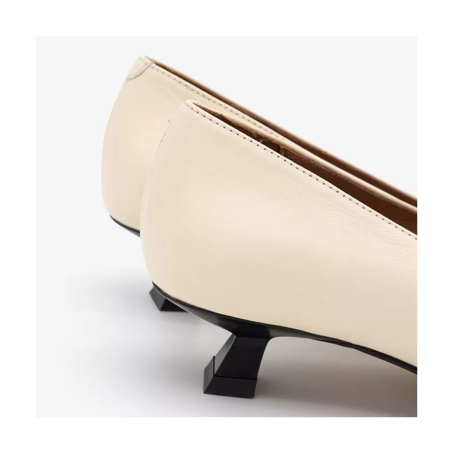 Pumps And High Heels<Ángel Alarcón Casey - Women S Leather Pointed Toe Pumps With Low Heel