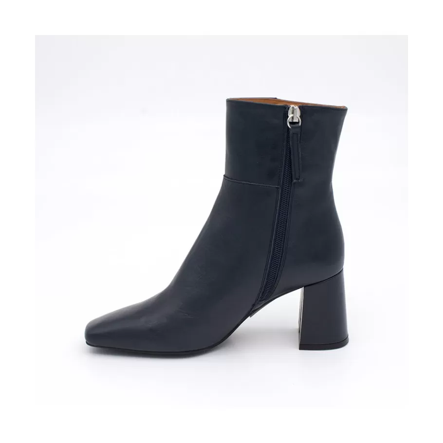 Last Units<Ángel Alarcón Enya - Leather Ankle Boots With Block Heel
