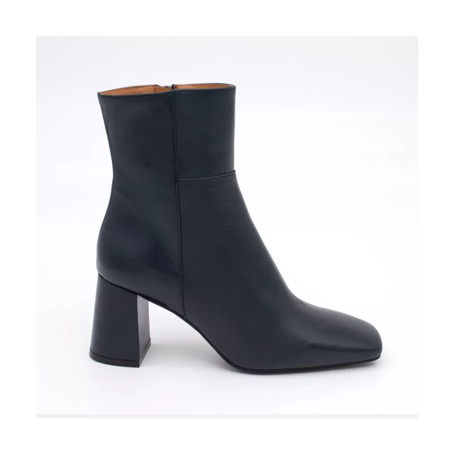 Last Units<Ángel Alarcón Enya - Leather Ankle Boots With Block Heel
