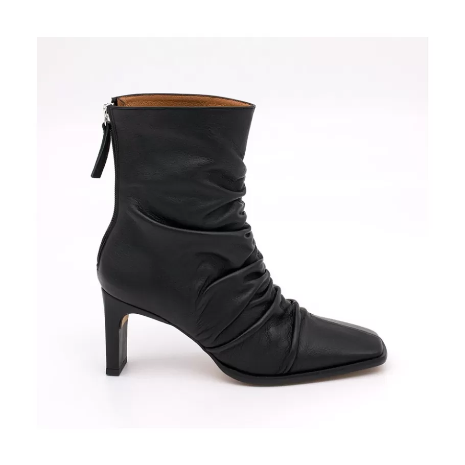 Last Units<Ángel Alarcón Janet - Wrinkled Leather Heeled Ankle Boots