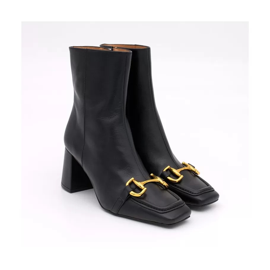 pryor__leather_ankle_boots_with_a_metallic_ornament_3-2.webp Last Units<Ángel Alarcón Pryor - Leather Ankle Boots With A Metallic Ornament