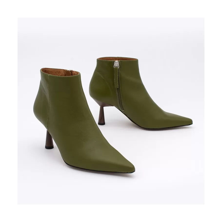 Last Units<Ángel Alarcón Ruth - Leather Pointed Toe Heeled Ankle Boots