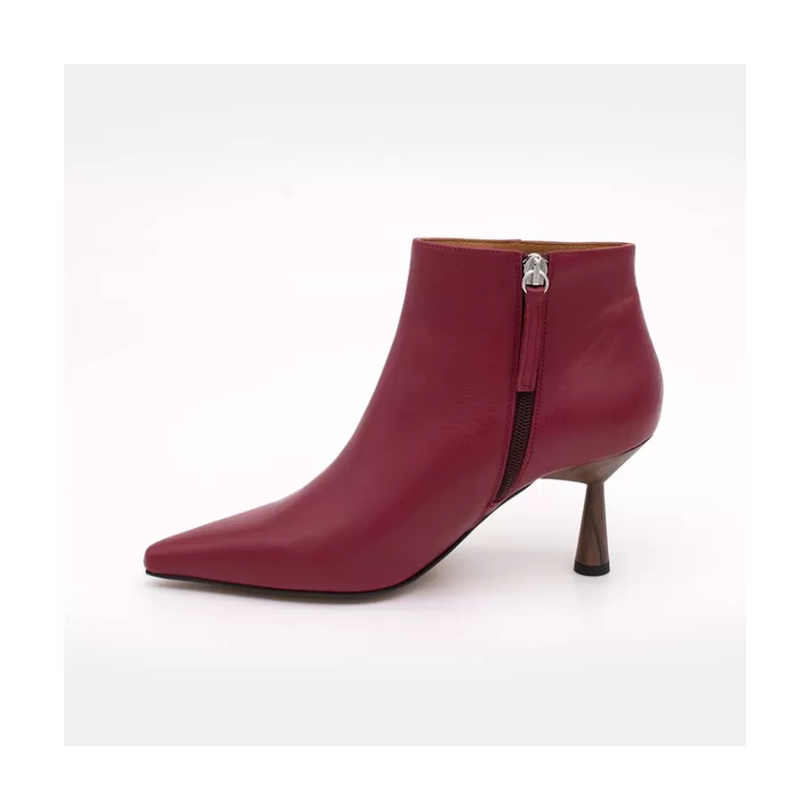Last Units<Ángel Alarcón Ruth - Leather Pointed Toe Heeled Ankle Boots